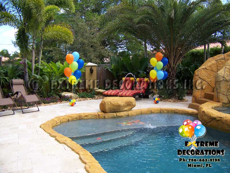 Balloon bouquets for pool decoration