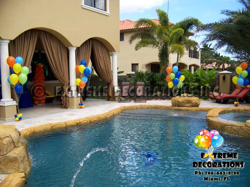 Balloon bouquets for pool decoration