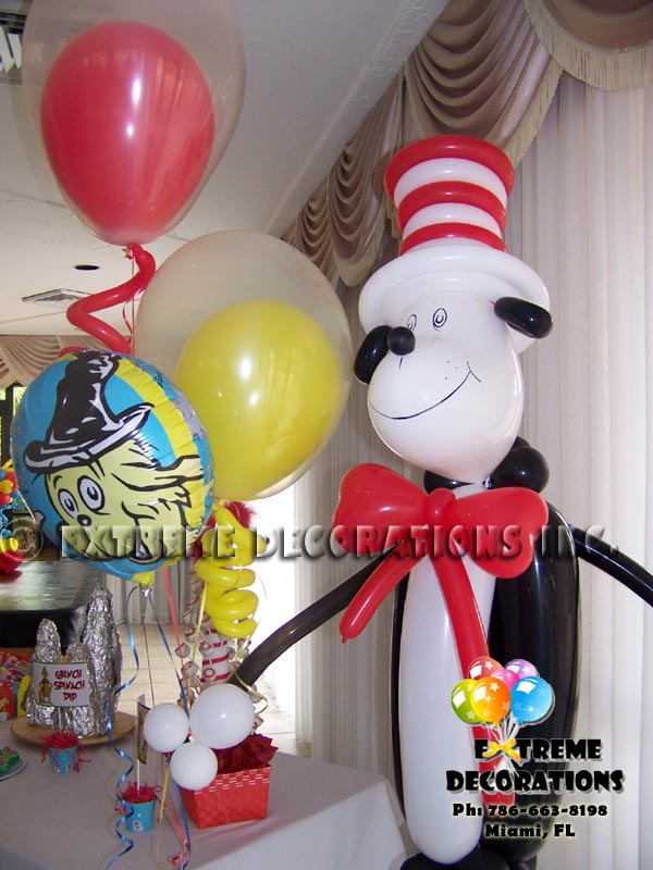 Cat in the Hat balloon sculpture