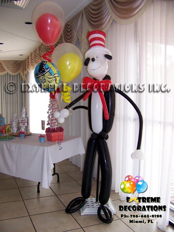 Cat in the Hat balloon sculpture